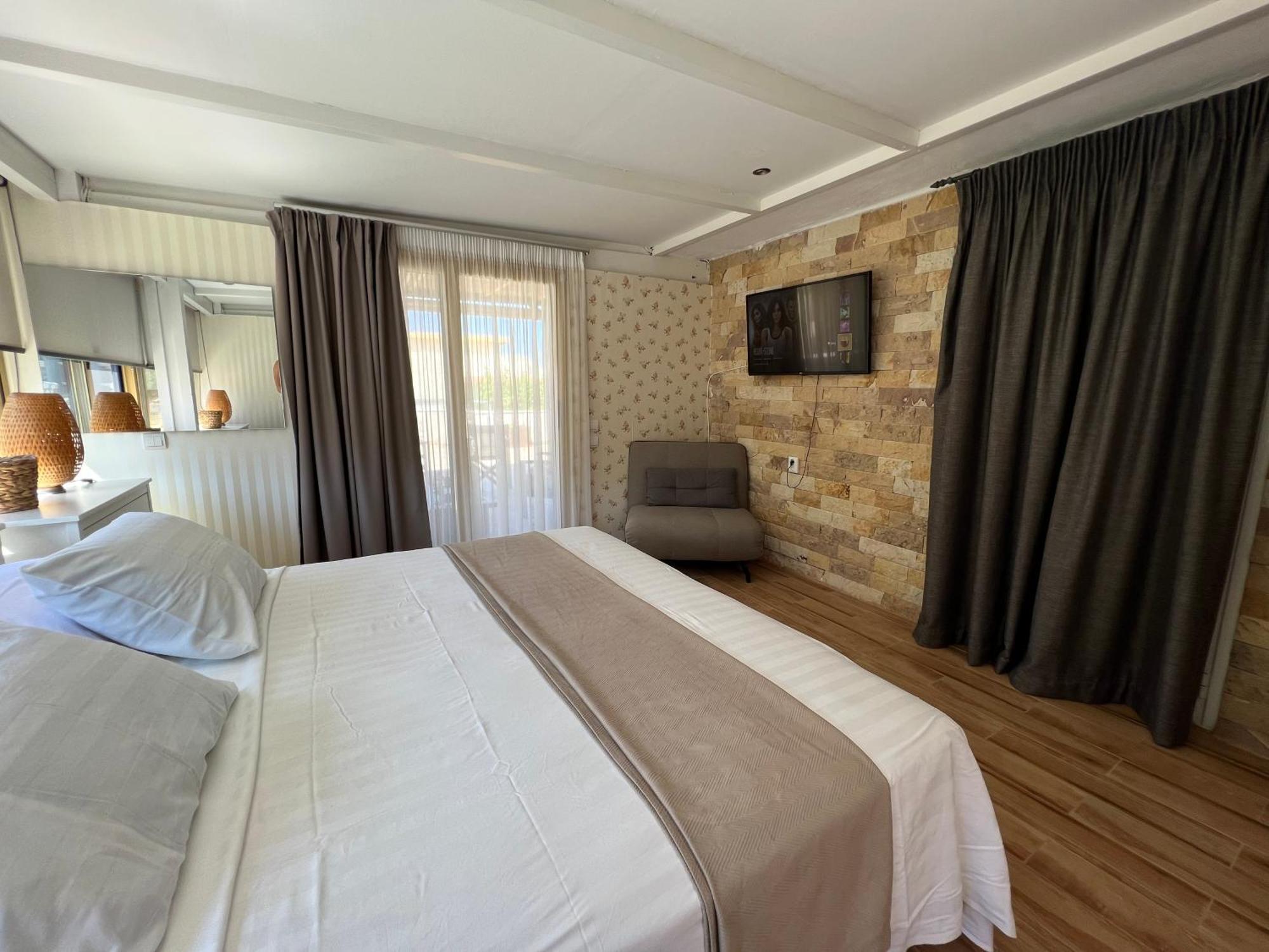 Reginas Apartments Ixiá Kültér fotó
